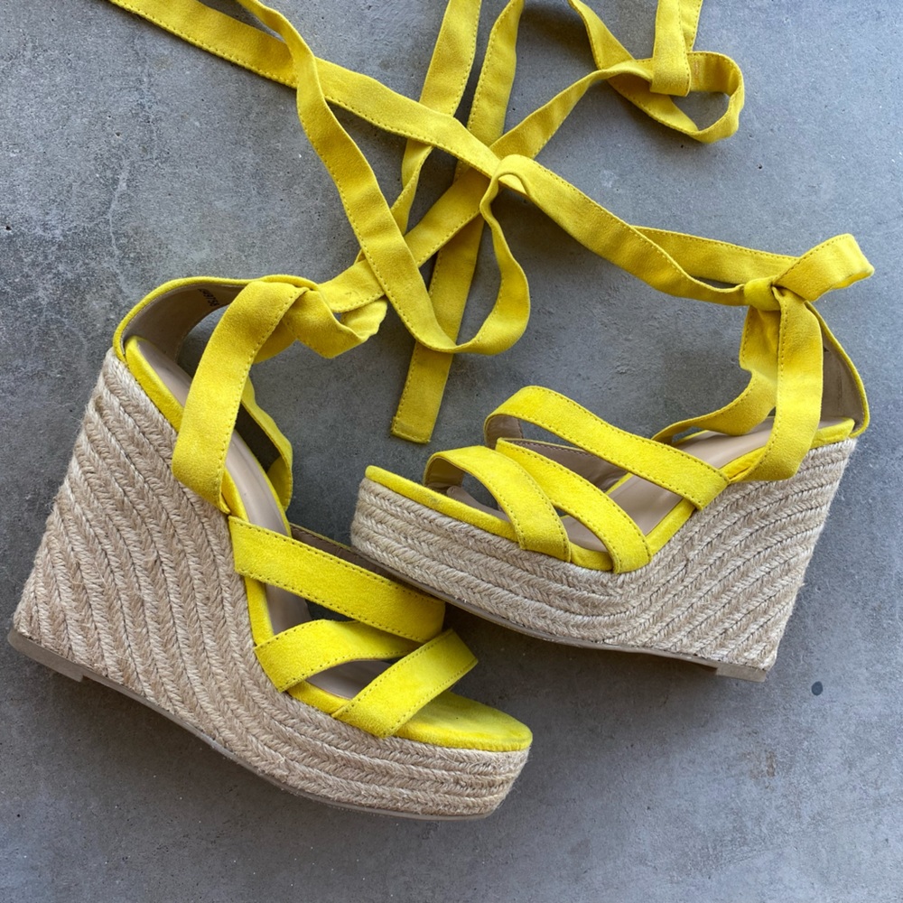 Forever 21 Wedges Size 6